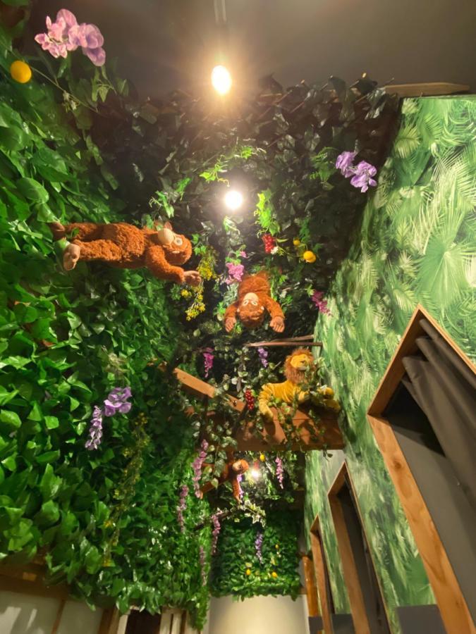 Hotel Jungle Fun Fun โอซาก้า ภายนอก รูปภาพ