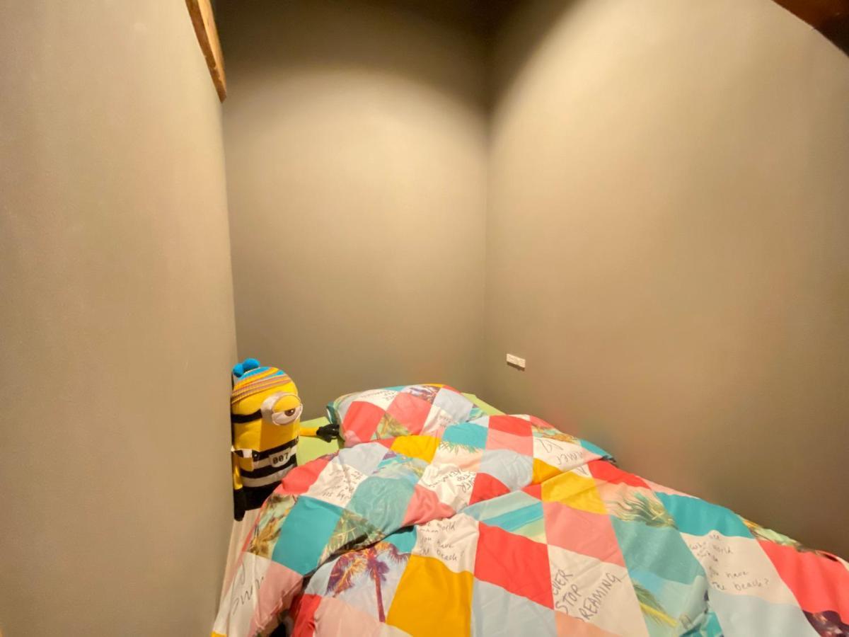 Hotel Jungle Fun Fun โอซาก้า ภายนอก รูปภาพ