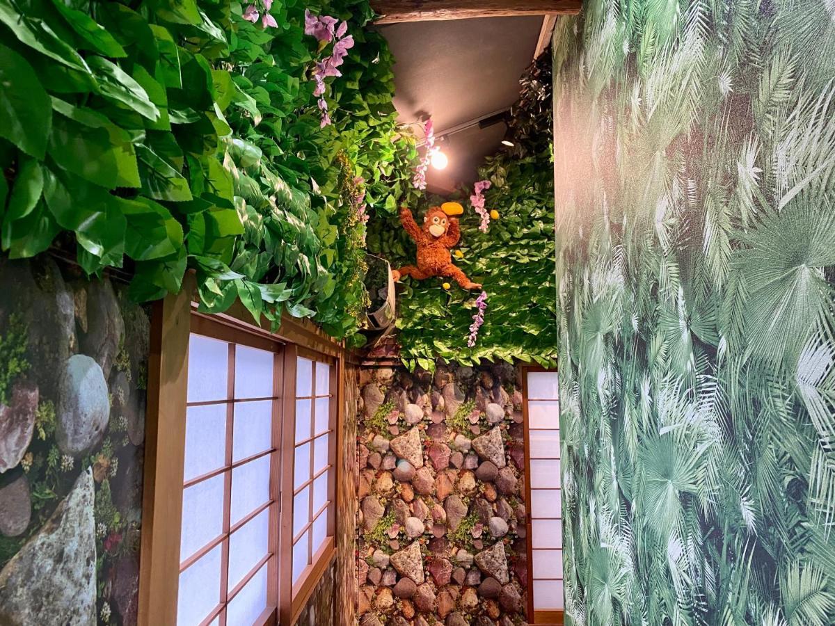 Hotel Jungle Fun Fun โอซาก้า ภายนอก รูปภาพ