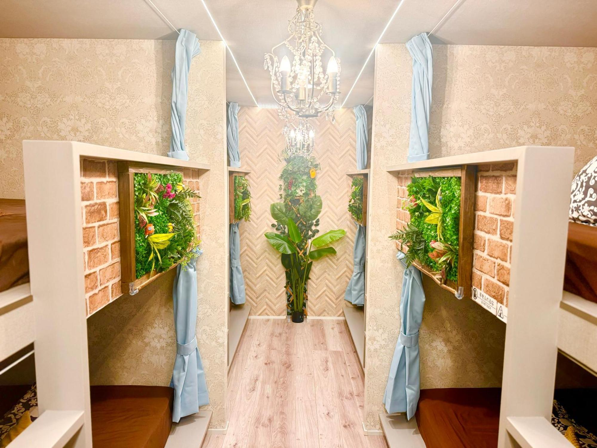 Hotel Jungle Fun Fun โอซาก้า ภายนอก รูปภาพ